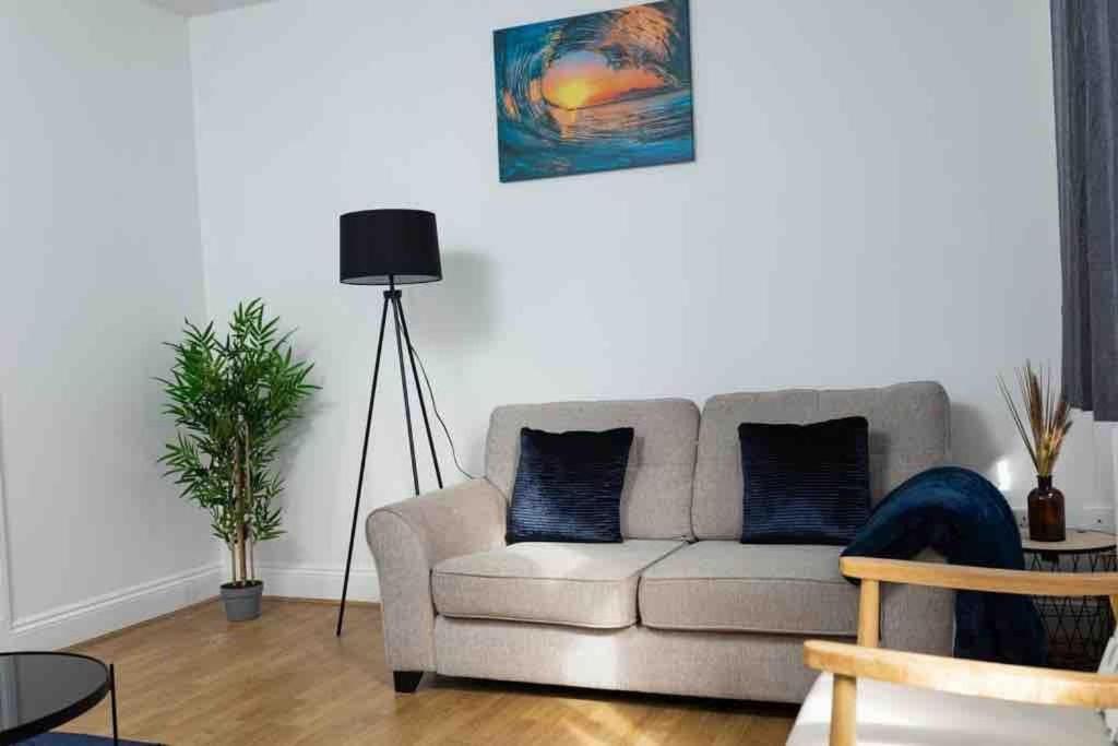 Spacious City Centre 2 Bedroom Apartment - Lt Apartment Лестър Екстериор снимка