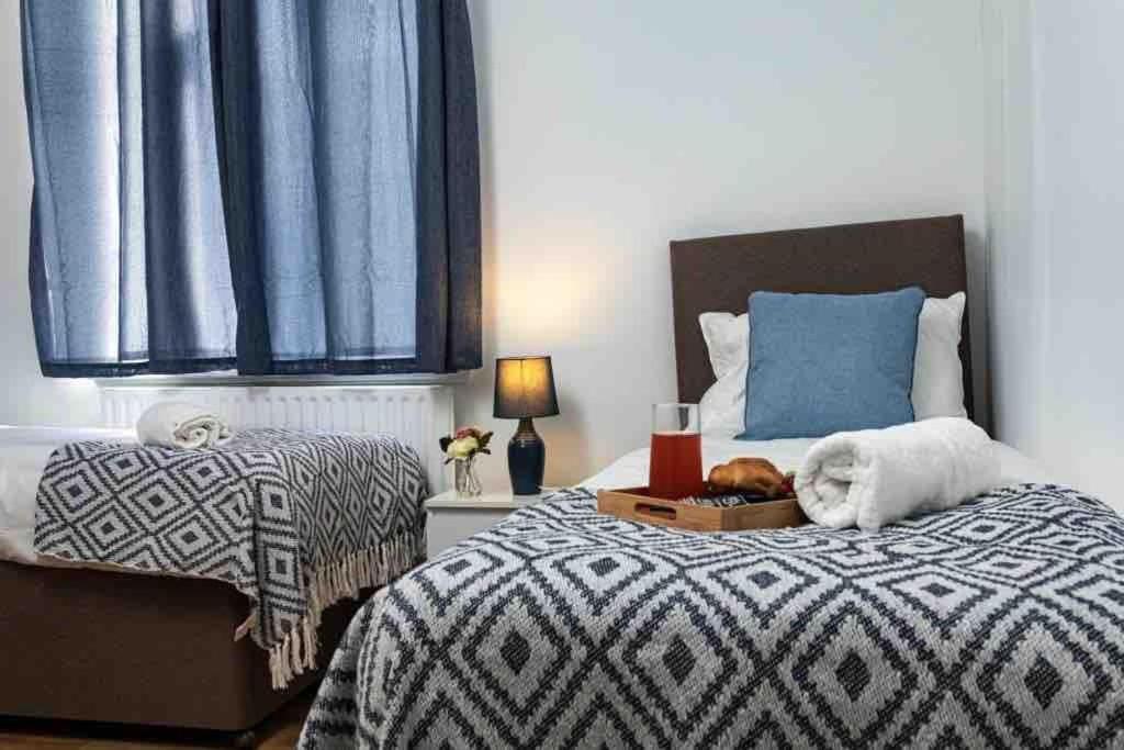 Spacious City Centre 2 Bedroom Apartment - Lt Apartment Лестър Екстериор снимка