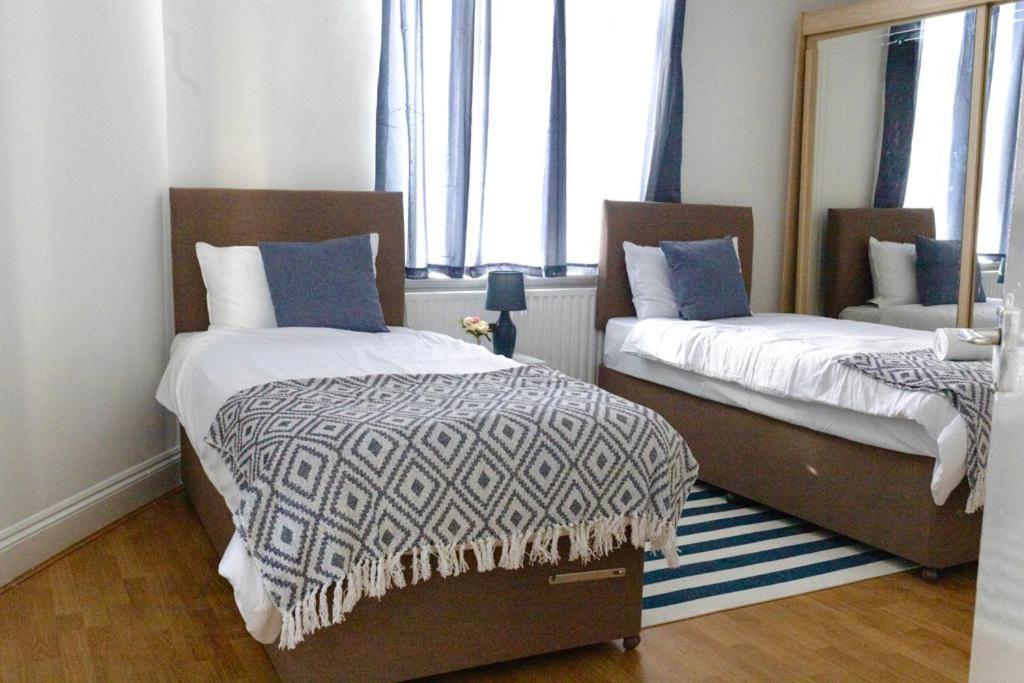 Spacious City Centre 2 Bedroom Apartment - Lt Apartment Лестър Екстериор снимка